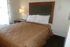 Bedroom Chestnut Tree Inn Portland