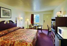 Bedroom 3 Travelodge by Wyndham Little Rock Airport