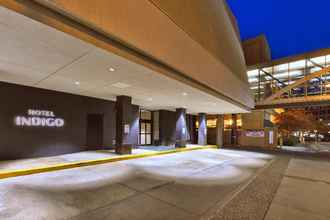 Lobi 4 Hotel Indigo Rochester – Mayo Clinic Area