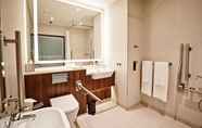 In-room Bathroom 6 Alex Motel