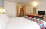 Bedroom 5 Travelodge Reading M4 Eastbound