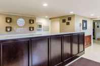 Lobby Comfort Inn & Suites Springfield