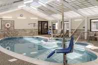 Swimming Pool Comfort Inn & Suites Springfield
