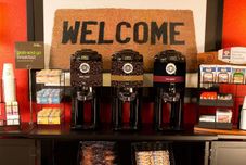 バー、カフェ、およびラウンジ Premier Suites Seattle - Bellevue - Downtown