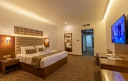 Bedroom 5 Hamdan Plaza Hotel