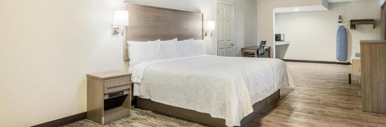 Bedroom Days Inn by Wyndham Chula Vista/San Diego