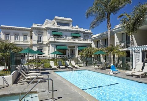 Swimming Pool Glorietta Bay Inn