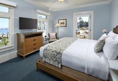 Bedroom 4 Glorietta Bay Inn