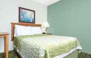 อื่นๆ 4 Days Inn by Wyndham St Cloud