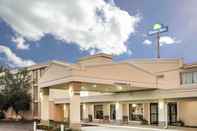 Exterior Days Inn Springfield/Chicopee