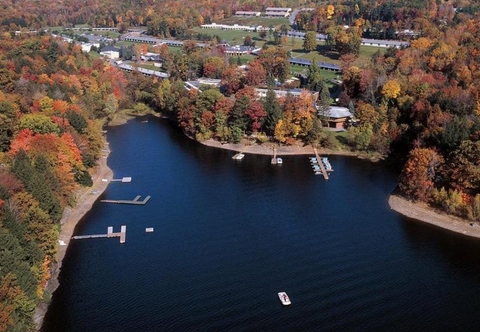 Nearby View and Attractions Cove Haven Resort