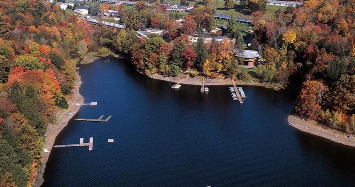 Nearby View and Attractions Cove Haven Resort