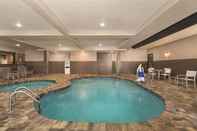 Swimming Pool Country Inn & Suites by Radisson, Savannah Midtown