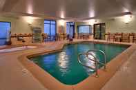 Swimming Pool SpringHill Suites Cedar City