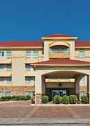 EXTERIOR_BUILDING La Quinta Inn & Suites Schertz