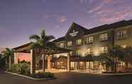 Functional Hall 2 Country Inn & Suites by Radisson, Bradenton at I-7