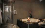 In-room Bathroom 4 Playa Ribera