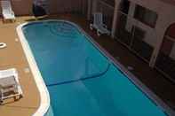 Swimming Pool Econo Lodge Gilroy