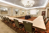 Functional Hall Drury Inn & Suites Creve Coeur - St. Louis