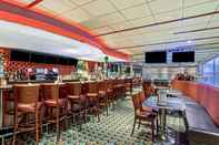 Bar, Cafe and Lounge La Quinta Inn & Suites Stamford