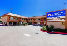 外部的 2 Americas Best Value Airport Inn