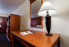 卧室 4 Americas Best Value Airport Inn