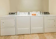 Accommodation Services 4 Super 8 by Wyndham Strathmore