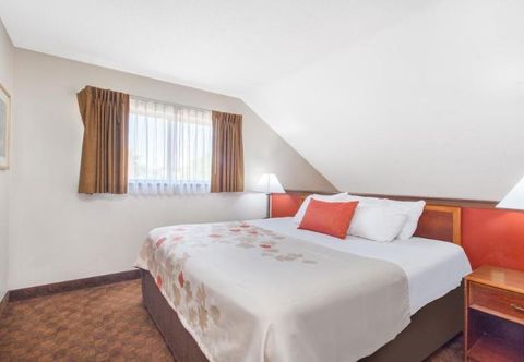 Bedroom Hawthorn Suites By Wyndham Holland/Toledo Area