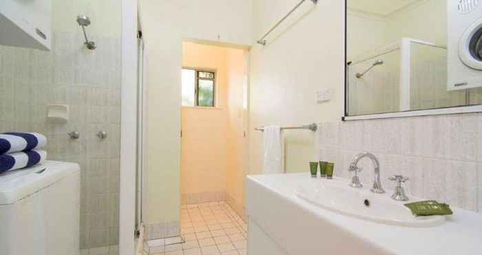 In-room Bathroom The Port Douglas Queenslander