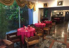 Restoran 4 Savoy Inn
