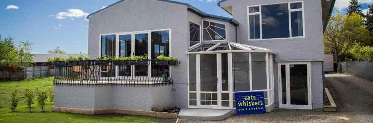 Exterior Te Anau Lakefront Bed and Breakfast