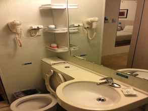 In-room Bathroom 4 Jinjiang Inn Tianjin Train Station