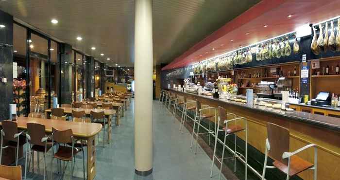 Quầy bar, cafe và phòng lounge Ruta De Europa