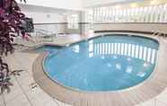 Swimming Pool 4 Country Inn & Suites By Radisson Woodbridge