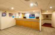 Lobby 5 Travelodge Worcester