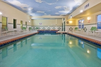 Swimming Pool Country Inn & Suites Valdosta