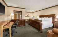 Bedroom 4 Travelodge by Wyndham Dawson Creek