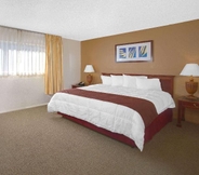 Bedroom 6 Travelodge Inn & Suites by Wyndham Yucca Valley