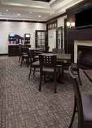 RESTAURANT Holiday Inn Express & Suites New Liskeard