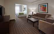 Common Space 5 Holiday Inn Express & Suites New Liskeard