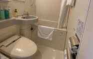 Toilet Kamar 6 Hotel Route-Inn Koriyama Minami