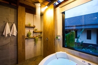 In-room Bathroom Baan Puteri Lanta