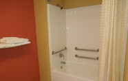 Toilet Kamar 4 Kozy Inn Columbus