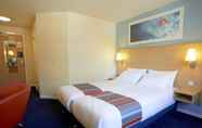 Bilik Tidur 4 Travelodge Guildford