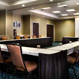 達拉斯/沃斯堡國際機場葡萄藤萬豪春丘飯店1 , 飯店纳什农场