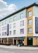 EXTERIOR_BUILDING Travelodge Farnborough Central