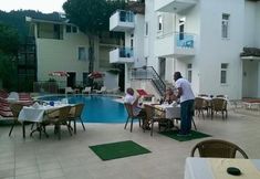 Restaurant 6 Tolan Apartments