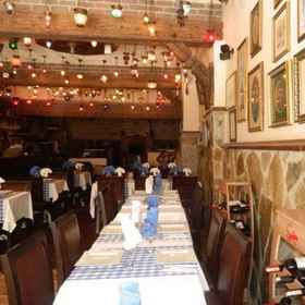 Khách sạn Villa Pasha 1, Khách sạn Nhà thờ Hồi giáo Xanh