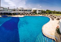 Swimming Pool 6 Crowne Plaza Maruma Hotel & Casino