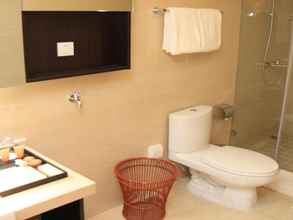 In-room Bathroom 4 Thumb Plaza Apartel Qingdao Sunland